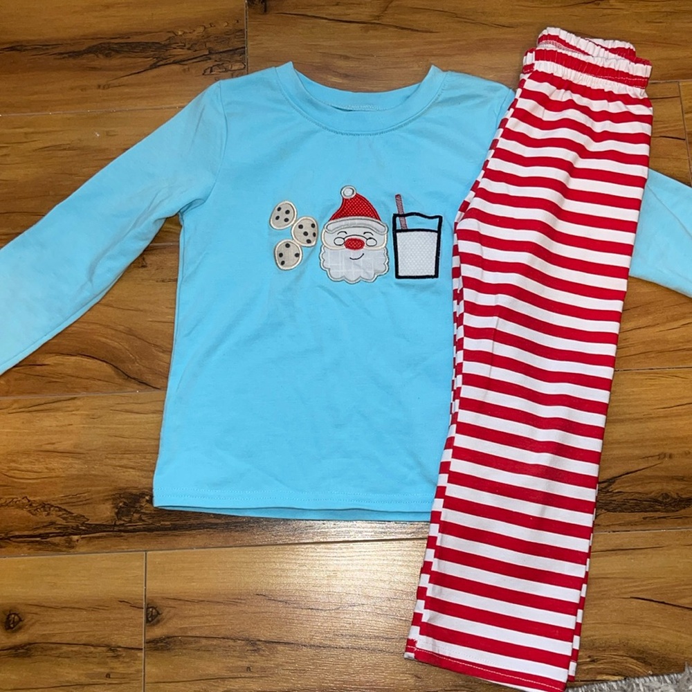 Size 3T sky blue boys Christmas pant set. Brand new